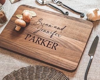 Personalized Wooden Chopping Board – Custom Engraved Kitchen Gift